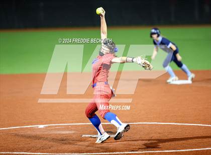 Thumbnail 2 in Midway vs. Kingwood (UIL 6A Softball Semifinal) photogallery.