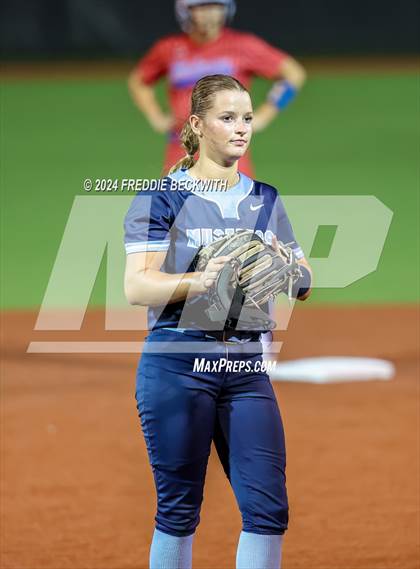 Thumbnail 3 in Midway vs. Kingwood (UIL 6A Softball Semifinal) photogallery.