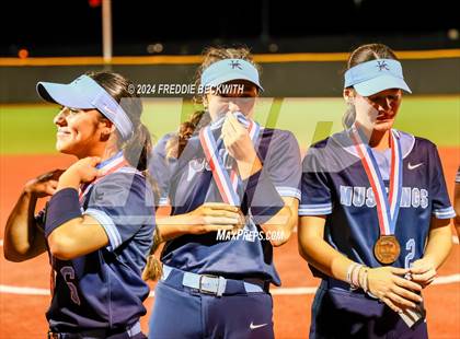 Thumbnail 2 in Midway vs. Kingwood (UIL 6A Softball Semifinal) photogallery.