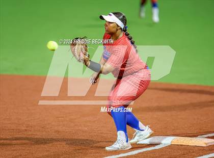 Thumbnail 1 in Midway vs. Kingwood (UIL 6A Softball Semifinal) photogallery.