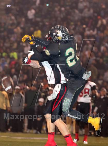 Thumbnail 1 in Centennial vs. Narbonne (CIF SoCal Regional Open Division Final) photogallery.