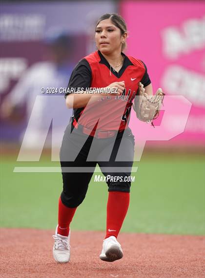 Thumbnail 2 in Del Valle vs Kingwood (NFCA Leadoff Classic) photogallery.