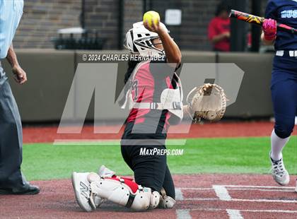 Thumbnail 2 in Del Valle vs Kingwood (NFCA Leadoff Classic) photogallery.