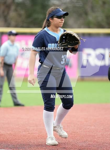 Thumbnail 3 in Del Valle vs Kingwood (NFCA Leadoff Classic) photogallery.