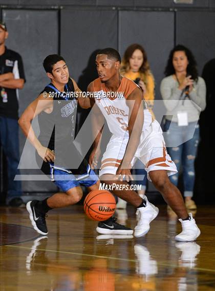 Thumbnail 1 in Dobie vs Vela (McDonald's Texas Invitational) photogallery.