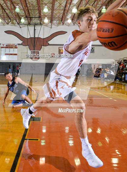 Thumbnail 3 in Dobie vs Vela (McDonald's Texas Invitational) photogallery.