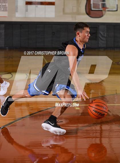 Thumbnail 2 in Dobie vs Vela (McDonald's Texas Invitational) photogallery.