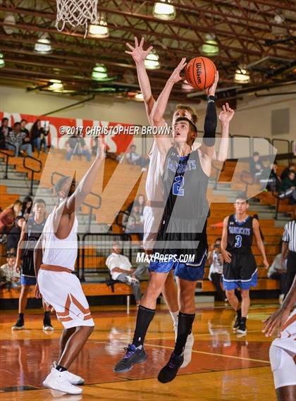 Thumbnail 3 in Dobie vs Vela (McDonald's Texas Invitational) photogallery.