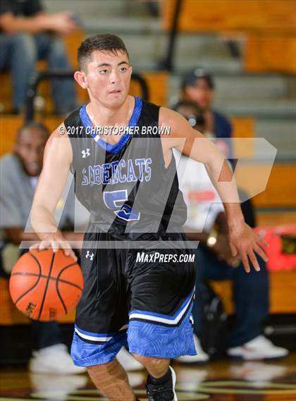 Thumbnail 2 in Dobie vs Vela (McDonald's Texas Invitational) photogallery.