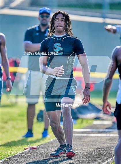 Thumbnail 3 in UIL 6A Track & Field Area 21&22 (Long Jump) photogallery.