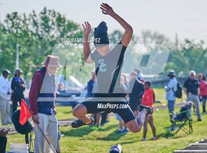 Thumbnail 2 in UIL 6A Track & Field Area 21&22 (Long Jump) photogallery.