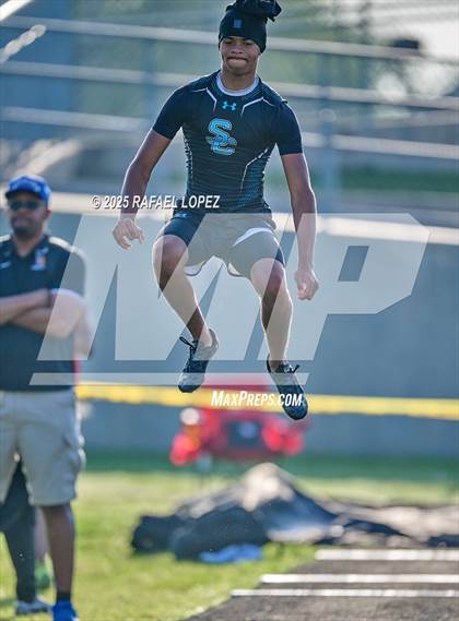 Thumbnail 3 in UIL 6A Track & Field Area 21&22 (Long Jump) photogallery.