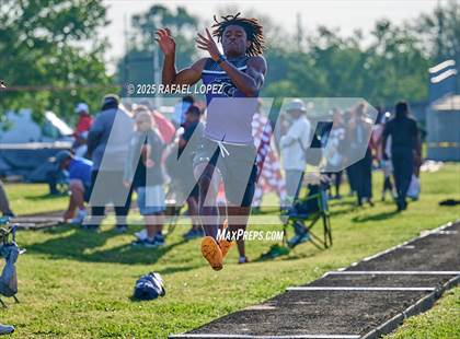 Thumbnail 1 in UIL 6A Track & Field Area 21&22 (Long Jump) photogallery.
