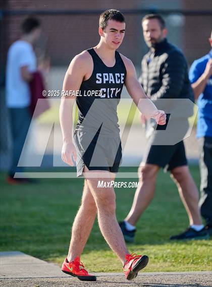 Thumbnail 3 in Lake Houston Conquerors Invitational (Shot Put) photogallery.
