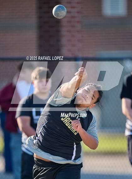 Thumbnail 3 in Lake Houston Conquerors Invitational (Shot Put) photogallery.