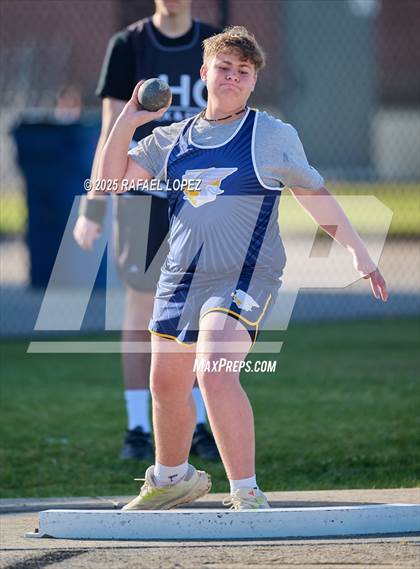 Thumbnail 1 in Lake Houston Conquerors Invitational (Shot Put) photogallery.