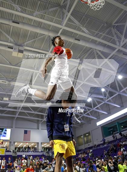 Thumbnail 1 in City of Palms Classic - Slam Dunk Contest photogallery.