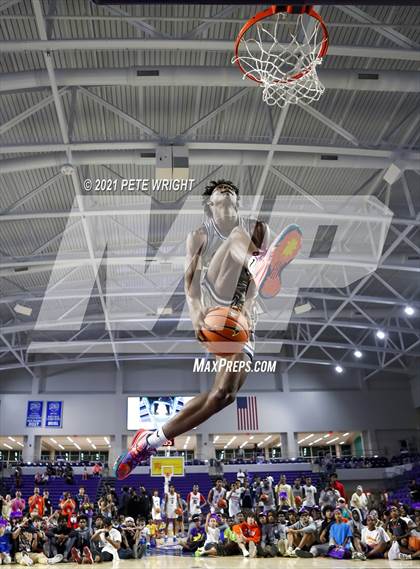 Thumbnail 1 in City of Palms Classic - Slam Dunk Contest photogallery.