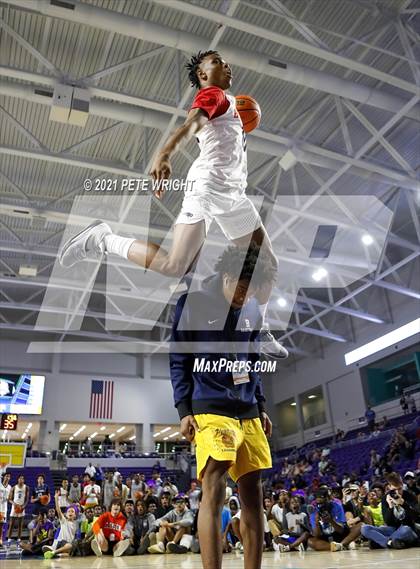 Thumbnail 2 in City of Palms Classic - Slam Dunk Contest photogallery.