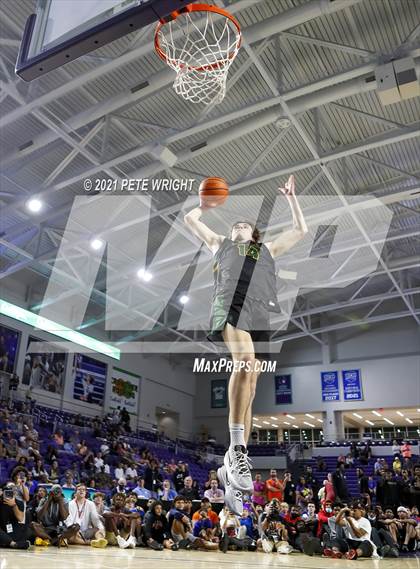 Thumbnail 1 in City of Palms Classic - Slam Dunk Contest photogallery.