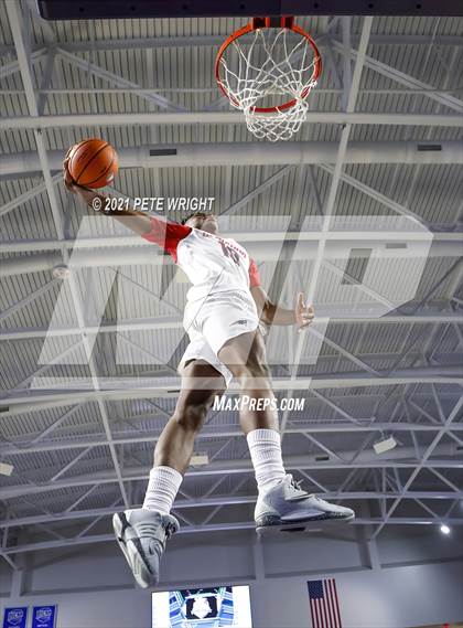 Thumbnail 1 in City of Palms Classic - Slam Dunk Contest photogallery.
