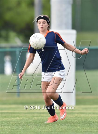 Thumbnail 3 in Johnson [Claudia Taylor] vs Brandeis (6A Region 4 Bi-District) photogallery.