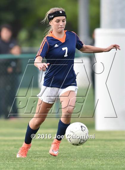 Thumbnail 3 in Johnson [Claudia Taylor] vs Brandeis (6A Region 4 Bi-District) photogallery.