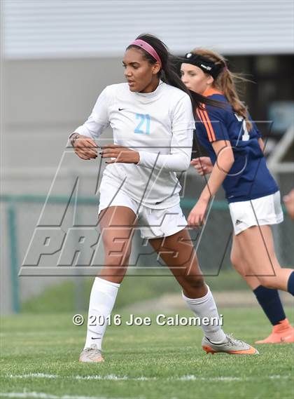 Thumbnail 3 in Johnson [Claudia Taylor] vs Brandeis (6A Region 4 Bi-District) photogallery.