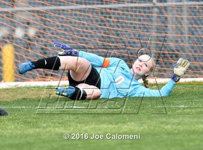 Thumbnail 3 in Johnson [Claudia Taylor] vs Brandeis (6A Region 4 Bi-District) photogallery.