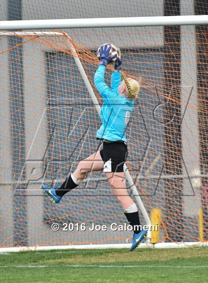 Thumbnail 3 in Johnson [Claudia Taylor] vs Brandeis (6A Region 4 Bi-District) photogallery.