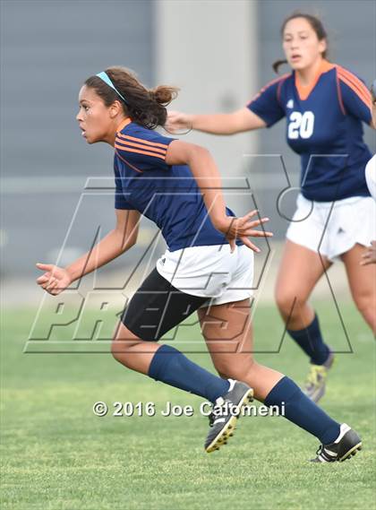Thumbnail 3 in Johnson [Claudia Taylor] vs Brandeis (6A Region 4 Bi-District) photogallery.
