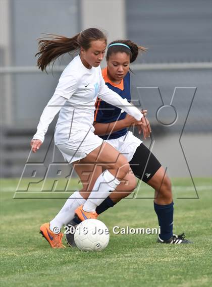 Thumbnail 1 in Johnson [Claudia Taylor] vs Brandeis (6A Region 4 Bi-District) photogallery.