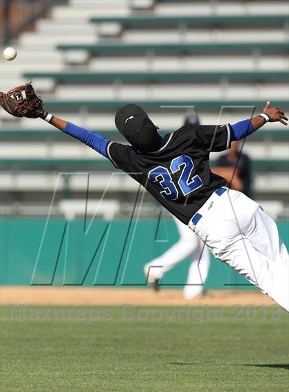 Thumbnail 2 in East Valley vs. LACES (CIF LA City Section D3 Final) photogallery.