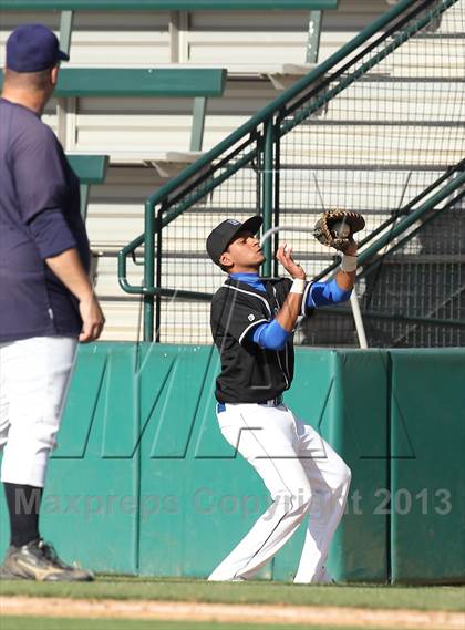 Thumbnail 2 in East Valley vs. LACES (CIF LA City Section D3 Final) photogallery.