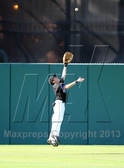 Thumbnail 3 in East Valley vs. LACES (CIF LA City Section D3 Final) photogallery.