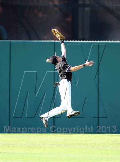 Thumbnail 1 in East Valley vs. LACES (CIF LA City Section D3 Final) photogallery.