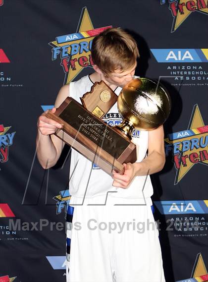 Thumbnail 3 in Valley Christian (AIA D3 Final Award Photos) photogallery.