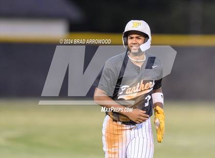 Thumbnail 1 in Ledford @ North Davidson photogallery.