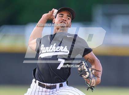 Thumbnail 2 in Ledford @ North Davidson photogallery.