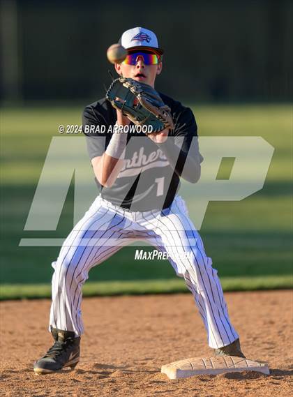 Thumbnail 2 in Ledford @ North Davidson photogallery.