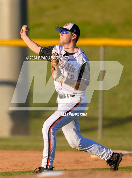 Thumbnail 1 in Ledford @ North Davidson photogallery.