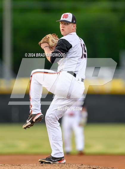 Thumbnail 3 in Ledford @ North Davidson photogallery.