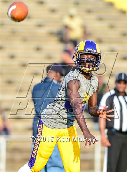 Thumbnail 3 in La Marque vs Ball photogallery.