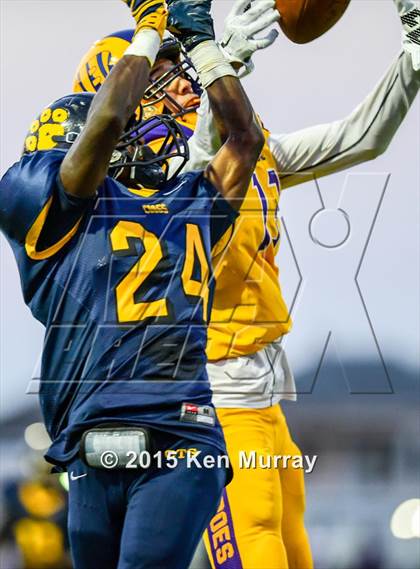 Thumbnail 3 in La Marque vs Ball photogallery.