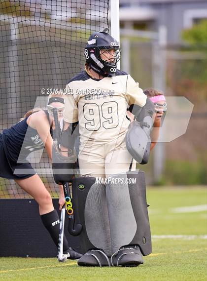 Thumbnail 2 in St. Ignatius vs. Archbishop Mitty photogallery.
