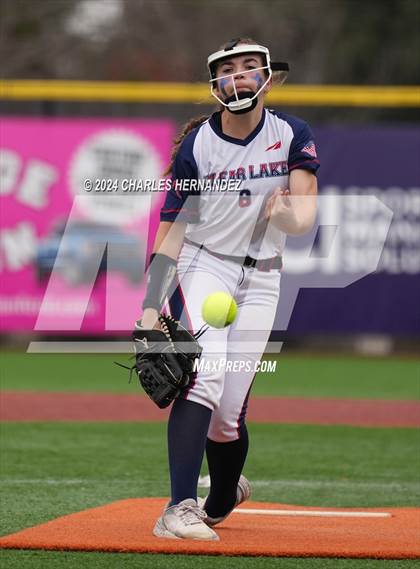 Thumbnail 2 in Clear Lake vs Bellaire (NFCA Leadoff Classic) photogallery.