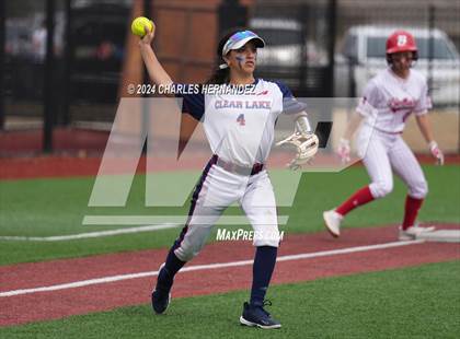 Thumbnail 3 in Clear Lake vs Bellaire (NFCA Leadoff Classic) photogallery.
