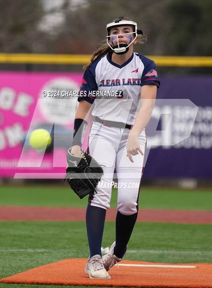 Thumbnail 3 in Clear Lake vs Bellaire (NFCA Leadoff Classic) photogallery.