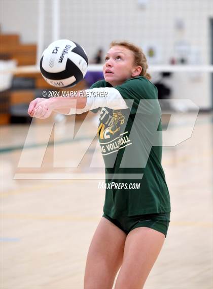 Thumbnail 2 in DeLand vs Timber Creek (FHSAA 7A Region 1 Regional Quarterfinal) photogallery.