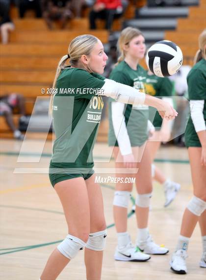 Thumbnail 2 in DeLand vs Timber Creek (FHSAA 7A Region 1 Regional Quarterfinal) photogallery.